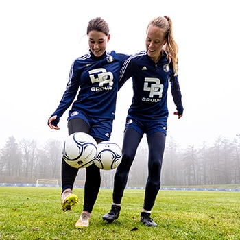 fletcher voetbal op voetbalveld